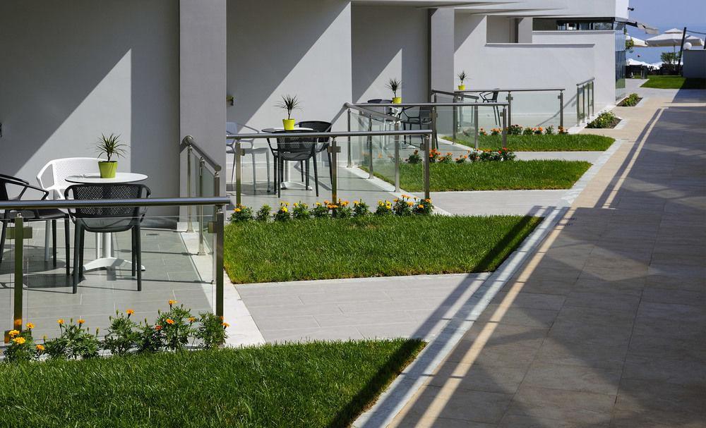 Ostria Sea Side Hotel Hanioti Exterior photo